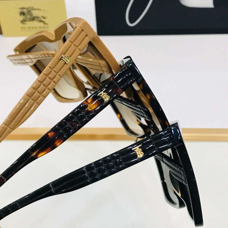 Picture of Burberry Sunglasses _SKUfw55116705fw